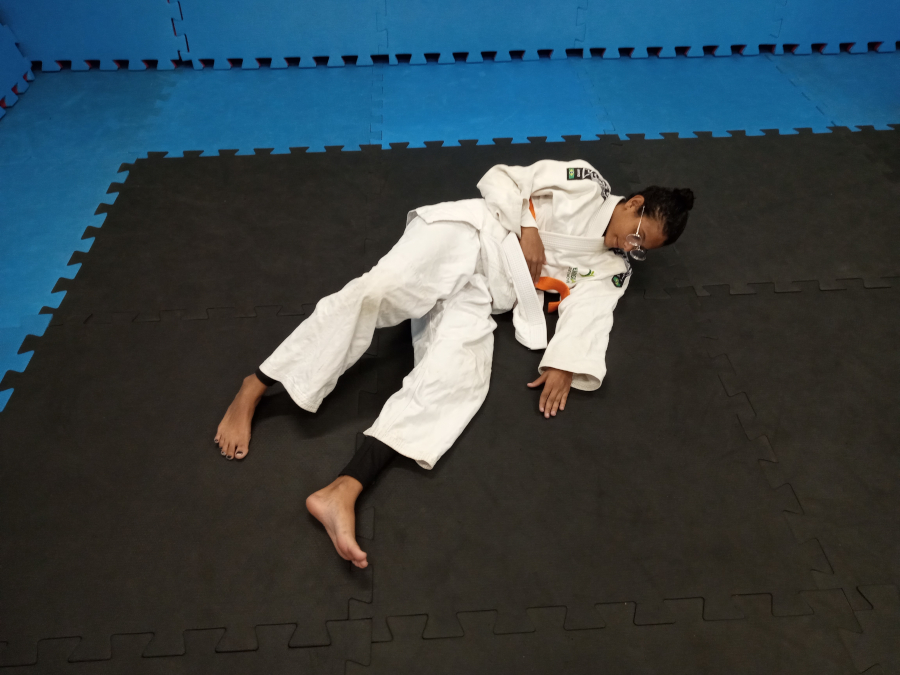 z60 Zempo Kaiten Ukemi (queda em rolamento para frente)