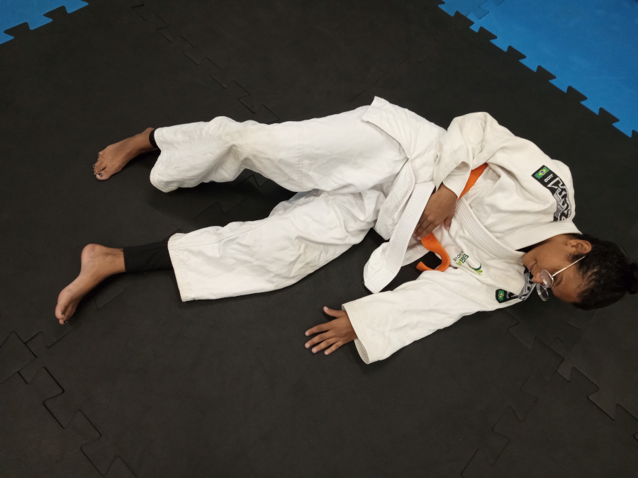 z61 Zempo Kaiten Ukemi (queda em rolamento para frente)